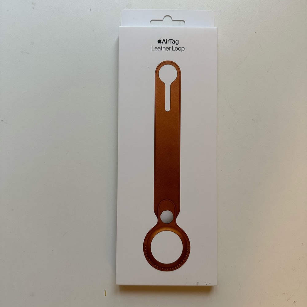 Brand New! Limited Edition Apple AirTag Leather Loop in Saddle Brown